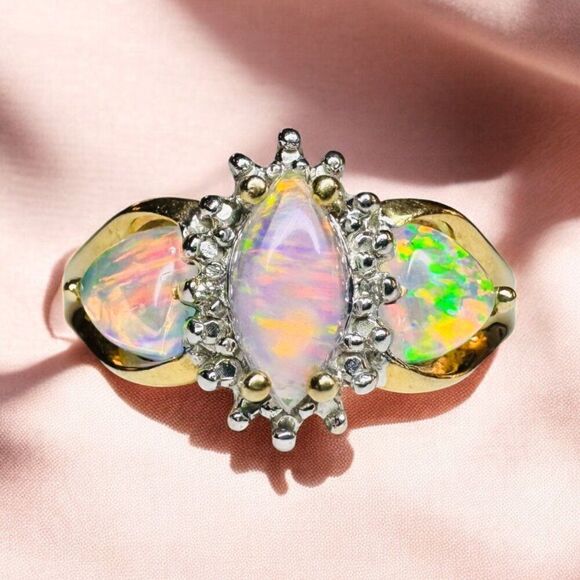 VINTAGE- 10k Gold -Natural Marquise Opal & Halo Diamond Ring -Sz 7- 3.5g - Picture 1 of 16